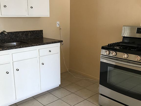 3rd image of 12601 Flower St APT 4