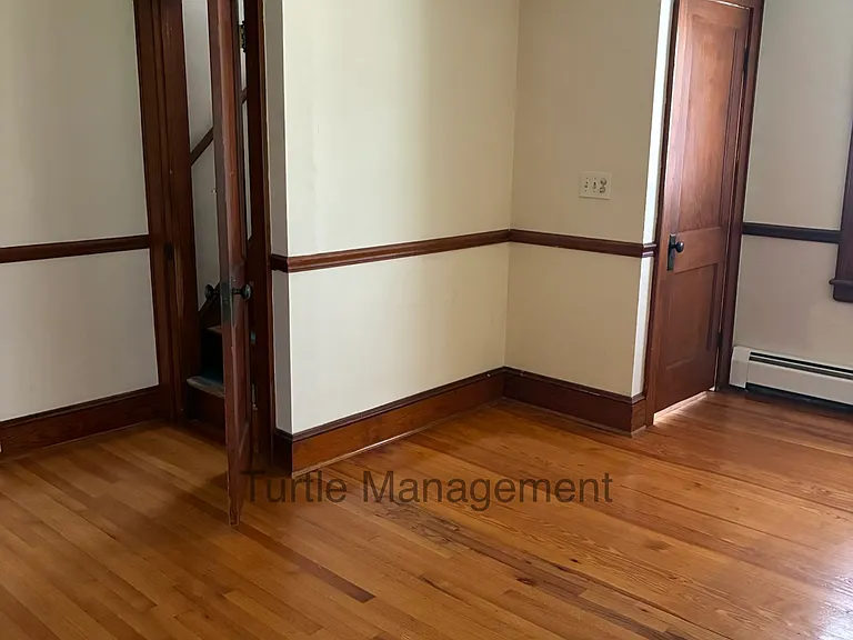 408 N Bruffey St — Photo 5