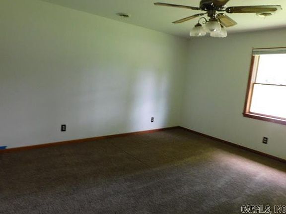 4th image of 211 Grand St