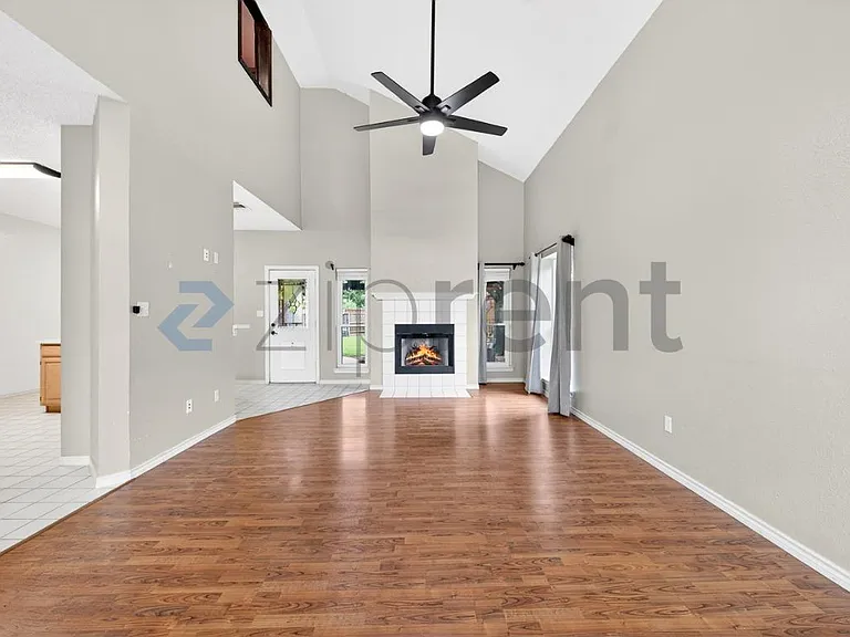 7011 Cottonwood Cir — Photo 7