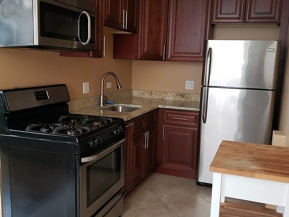 3rd image of 4024 N Ashland Ave APT A7