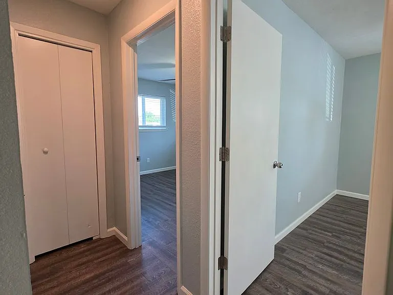 1115 E Parker St — Photo 14