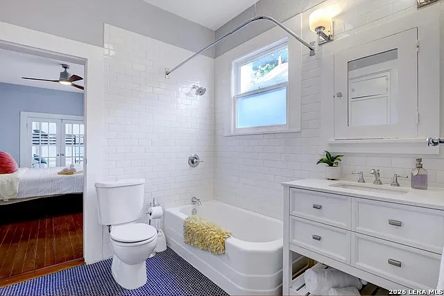 141 E Woodlawn Ave #1 — Photo 16