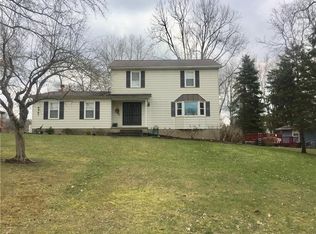 8987 Crow Dr, Macedonia, OH 44056