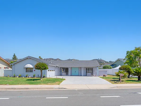 1622 W Country Club Ln W, Escondido, CA 92026