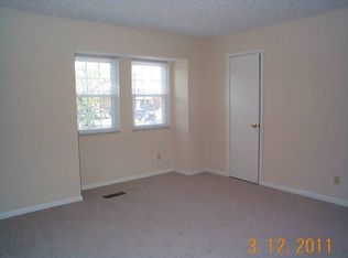 8027 Village Dr, Cincinnati, OH 45242