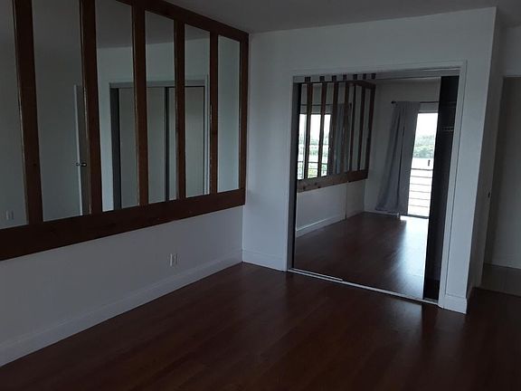 3rd image of 4311 Crystal Lake Dr APT 305