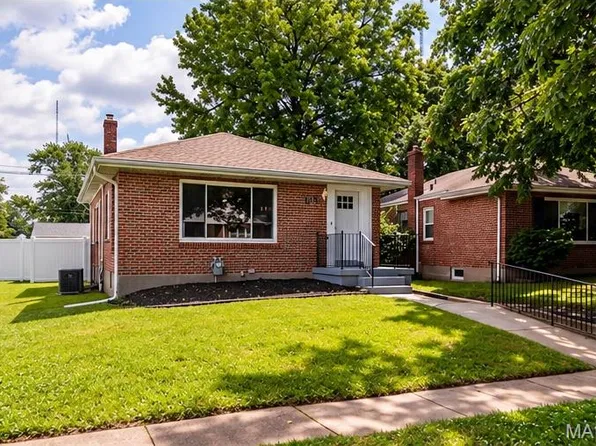 7912 Pembroke Dr, Saint Louis, MO 63123