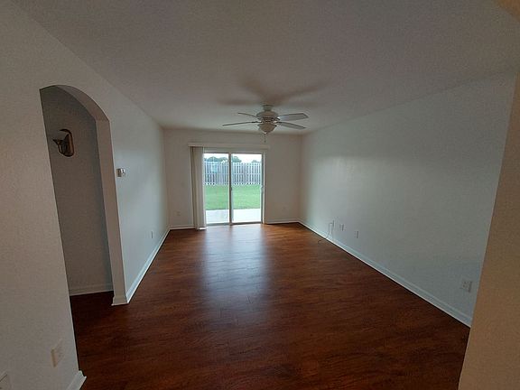 4th image of 10542 SE 67th Ct Lot 32