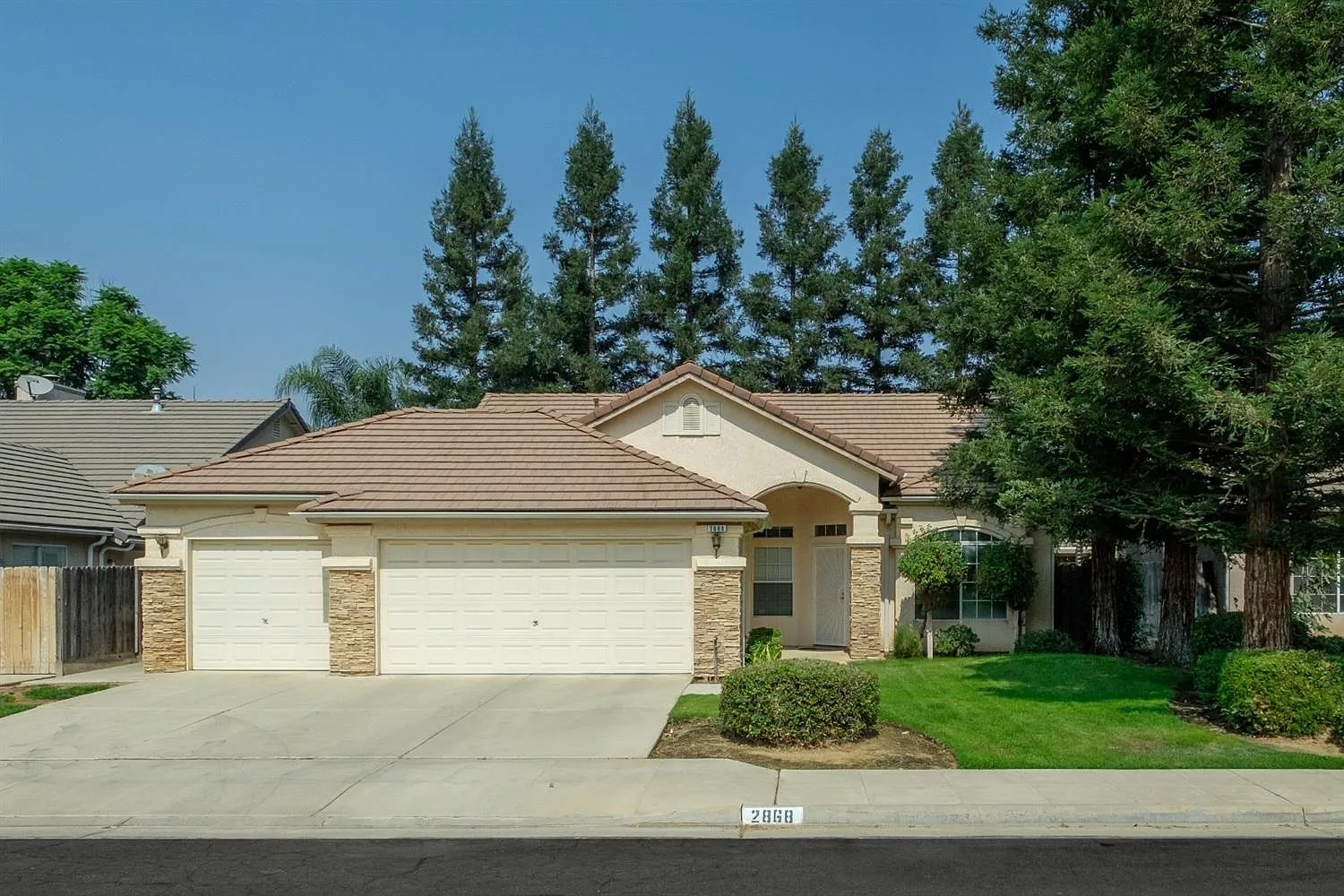 2868 E Shea Dr photo 1