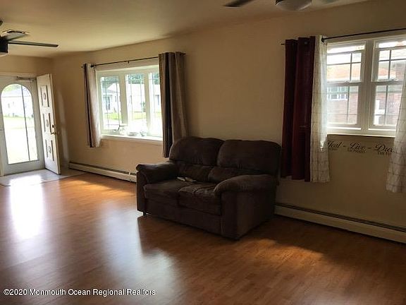 2nd image of 9 Goyave St