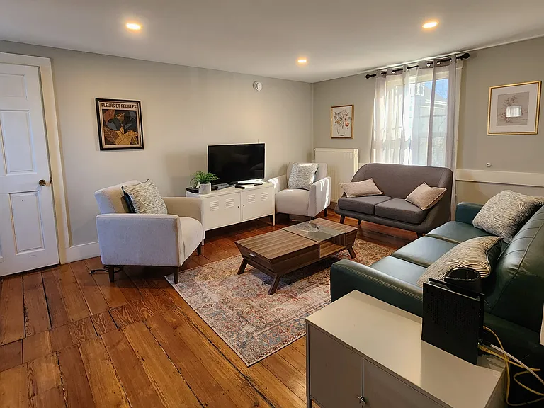 257 Vaughan St #2 — Photo 3