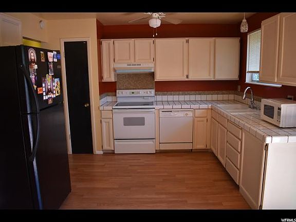 4th image of 1483 W Walnut Dr