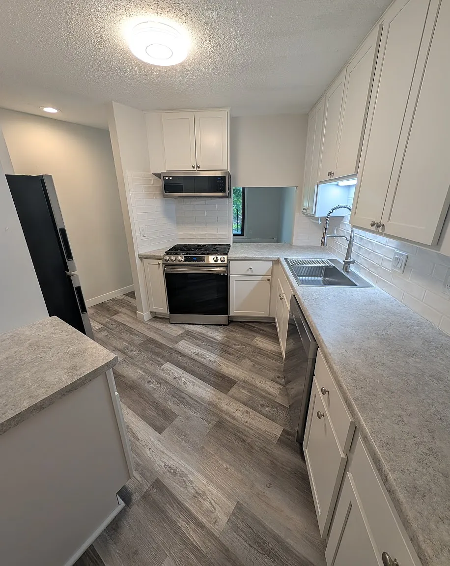 2 bed, 1120 sqft, $1,800 — Photo 3
