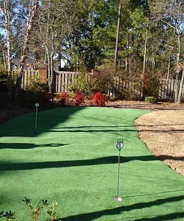 3 Hole Putting Green