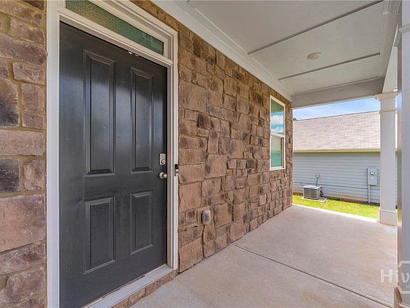 3rd image of 135 Starbuck Parkway