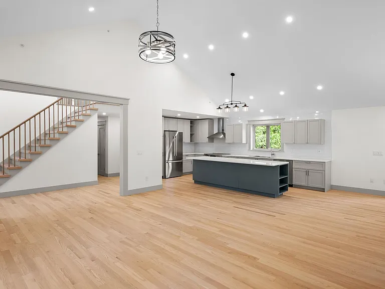 1111 Hardscrabble Rd — Photo 11