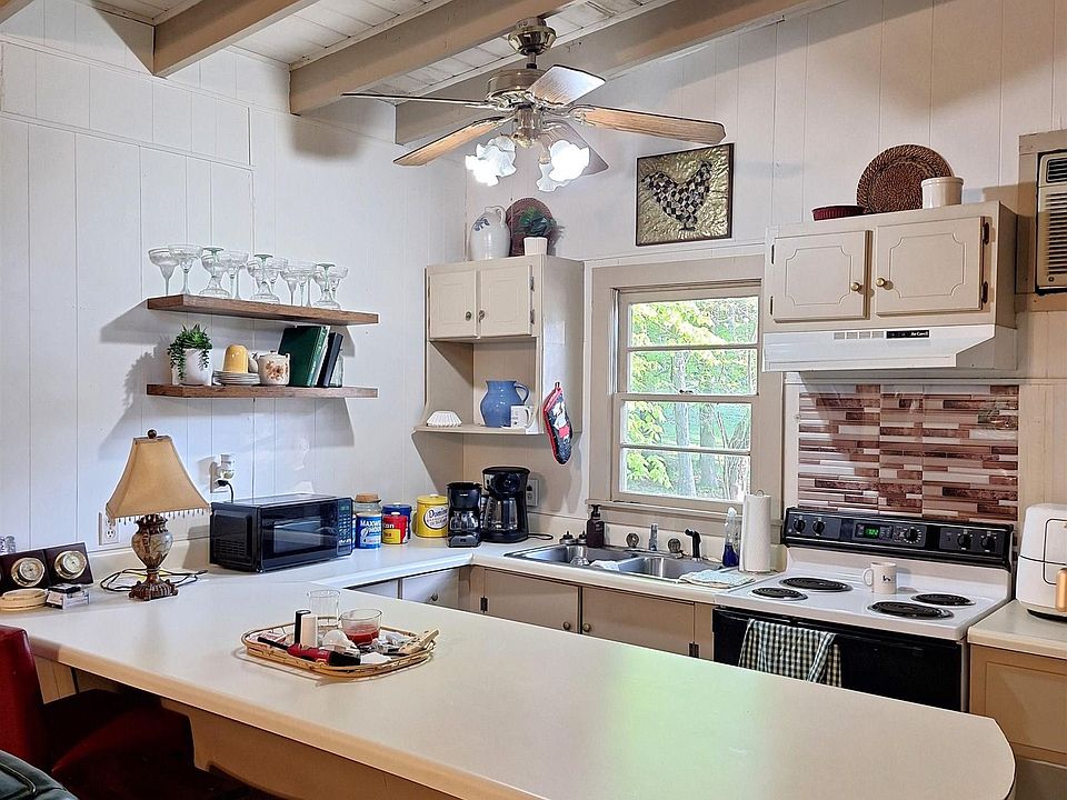 10th image of 1176 Englewood Lake Cir