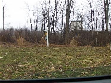 2nd image of 1616 N Shore Dr