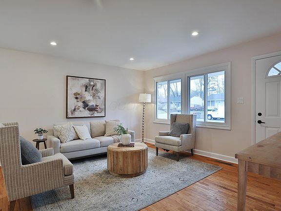 5th image of 268 E Stafford Ave