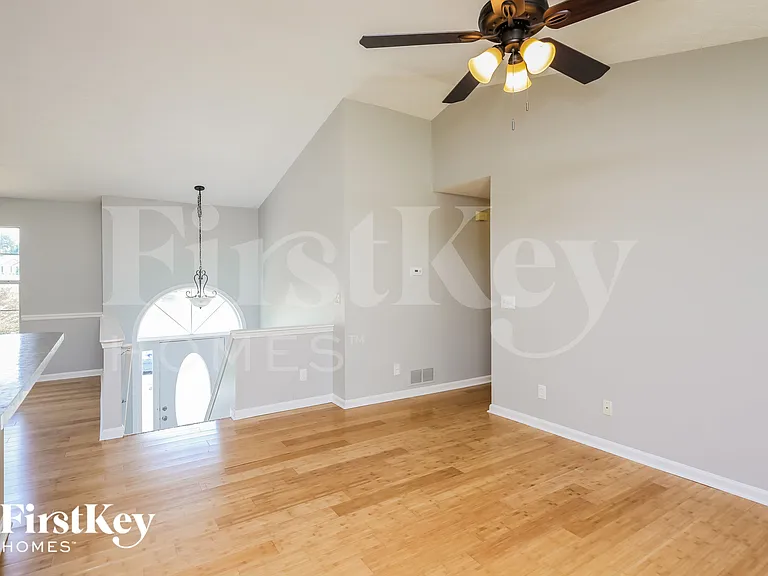 6029 Rose Ct — Photo 2