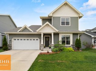 220 S Goldenrod Dr, Sun Prairie, WI 53590