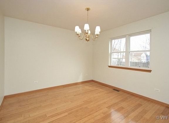 5th image of 1561 N Metropolitan Ave