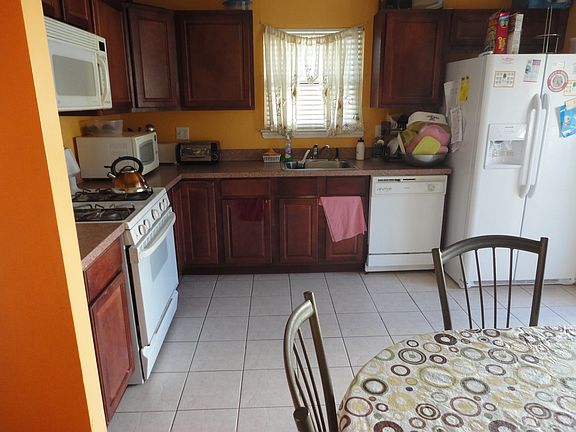 5th image of 373 Netherland Ave