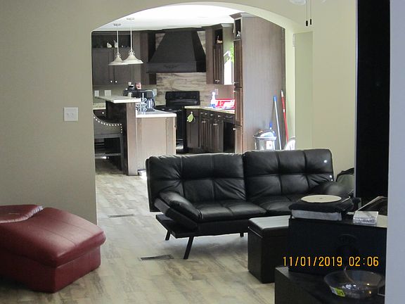 4th image of 16901 King Arthurs Ct