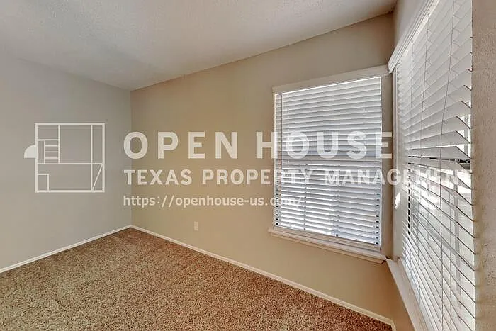 425 Kent Dr — Photo 16