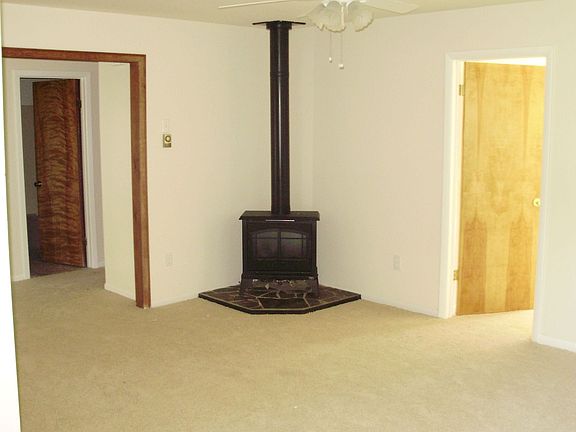 living room w/wood stove