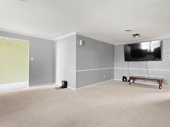 5th image of 3023 Arrowwood Dr