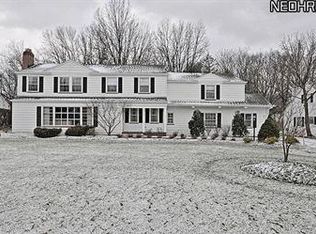 4932 Countryside Rd, Lyndhurst, OH 44124