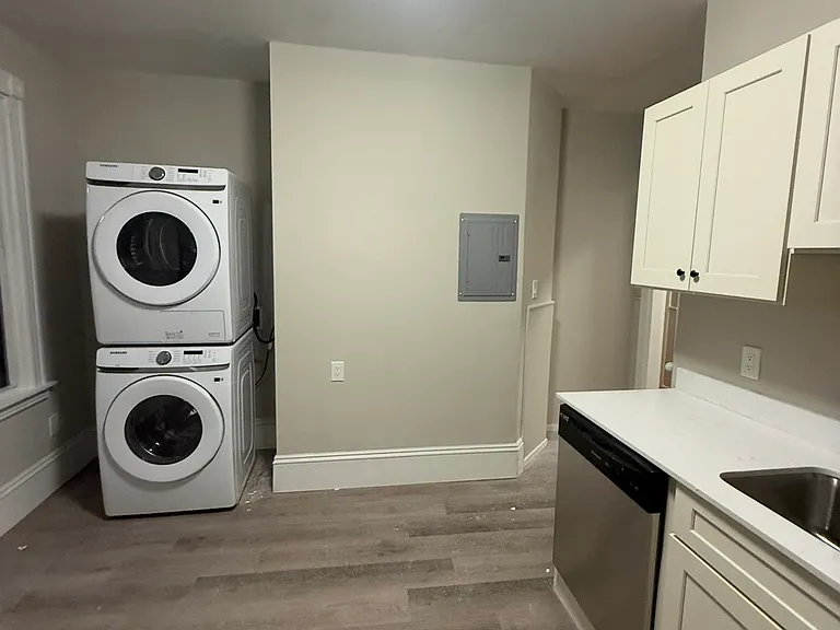 56 Walnut St #3 — Photo 2