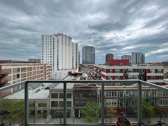 4th image of 1620 S Michigan Ave Unit 806