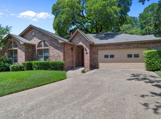 204 Shady Place Dr, Woodway, TX 76712