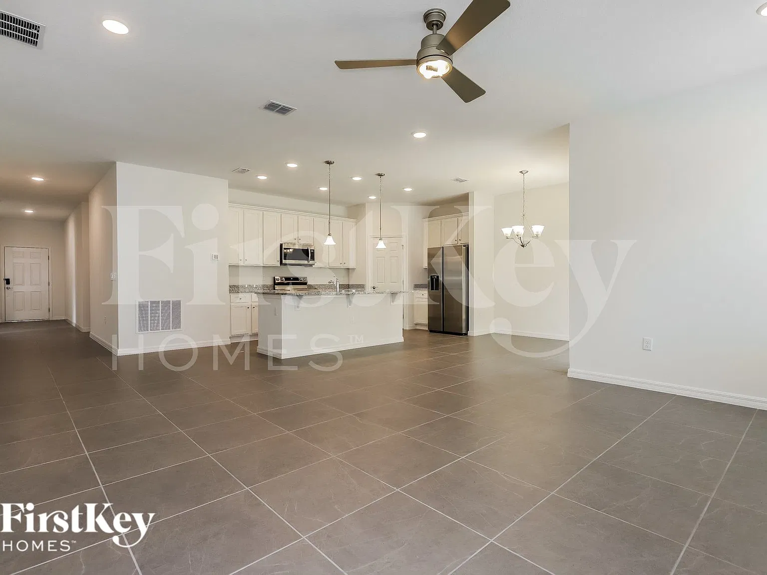 4 bed, 2.0 bath, 1839 sqft, $2,075 — Photo 3