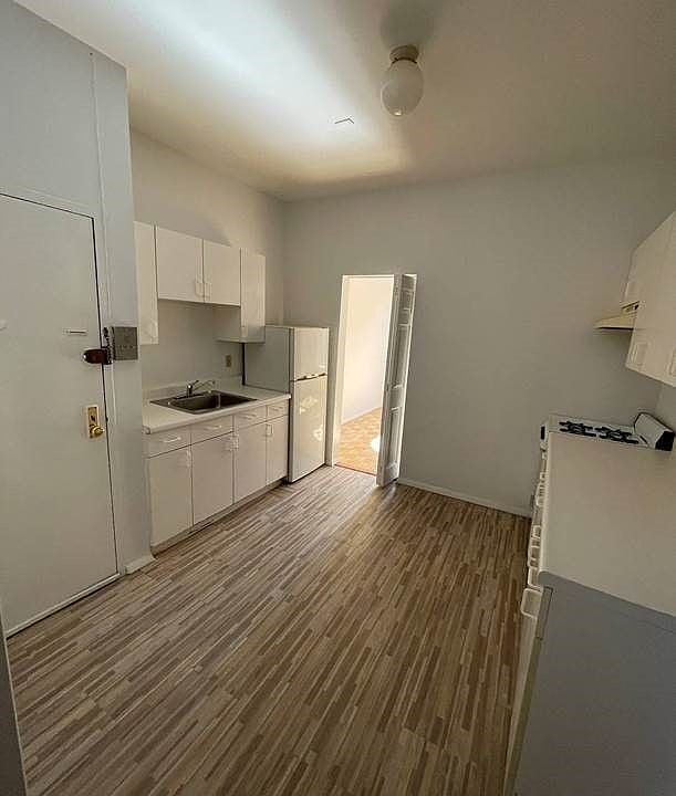 2nd image of 219 E 85th St #4FW