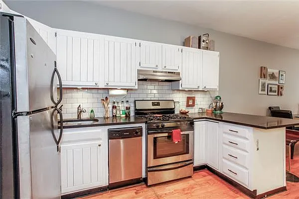 Sold by Avenue Sotheby's International Realty | media 12