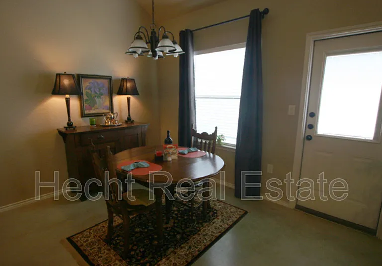 151 Joanne Cv — Photo 12