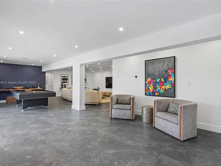 4322 Polk St — Photo 15