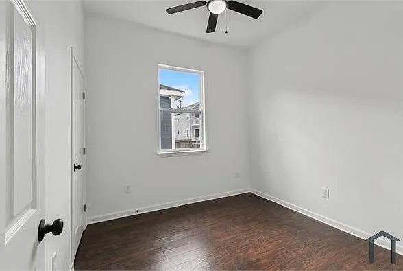 1504 Touro St — Photo 12