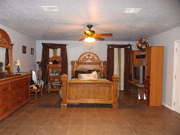 4th image of 8655 Crestview Ln