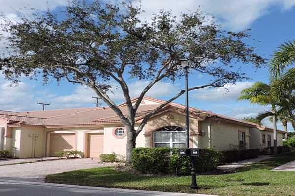 Home For Sale In Mizner Pointe