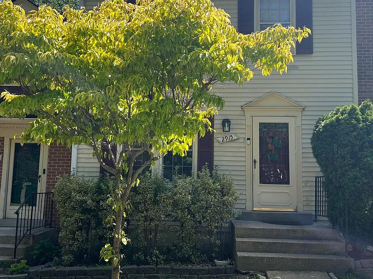 2915 Mozart Dr — Photo 1