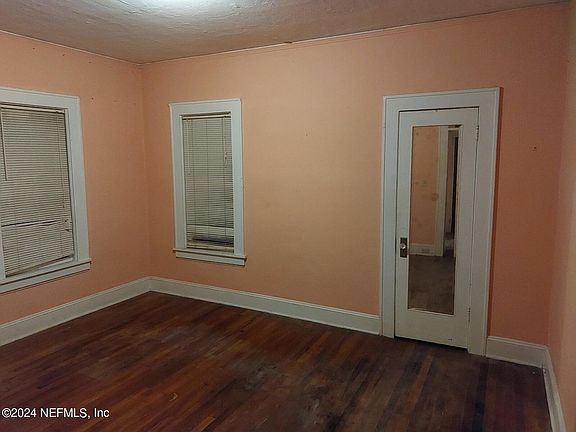 4th image of 2817 SELMA Street