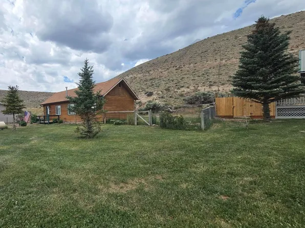 302 Horse Creek Rd, Dubois, WY 82513