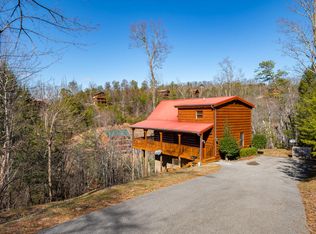 1504 Turkey Valley Ln, Sevierville, TN 37862