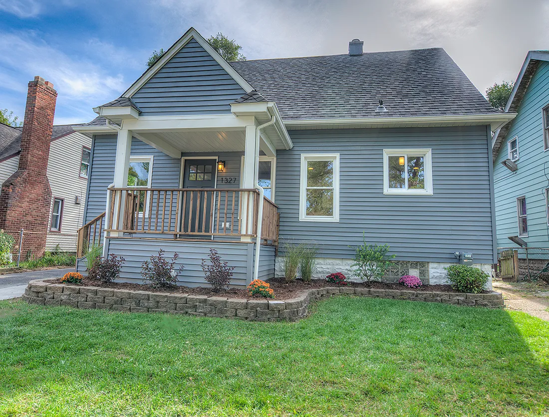1327 Albany St photo 1