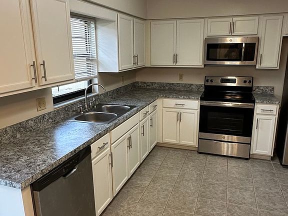 5th image of 111 Louisiana Ave